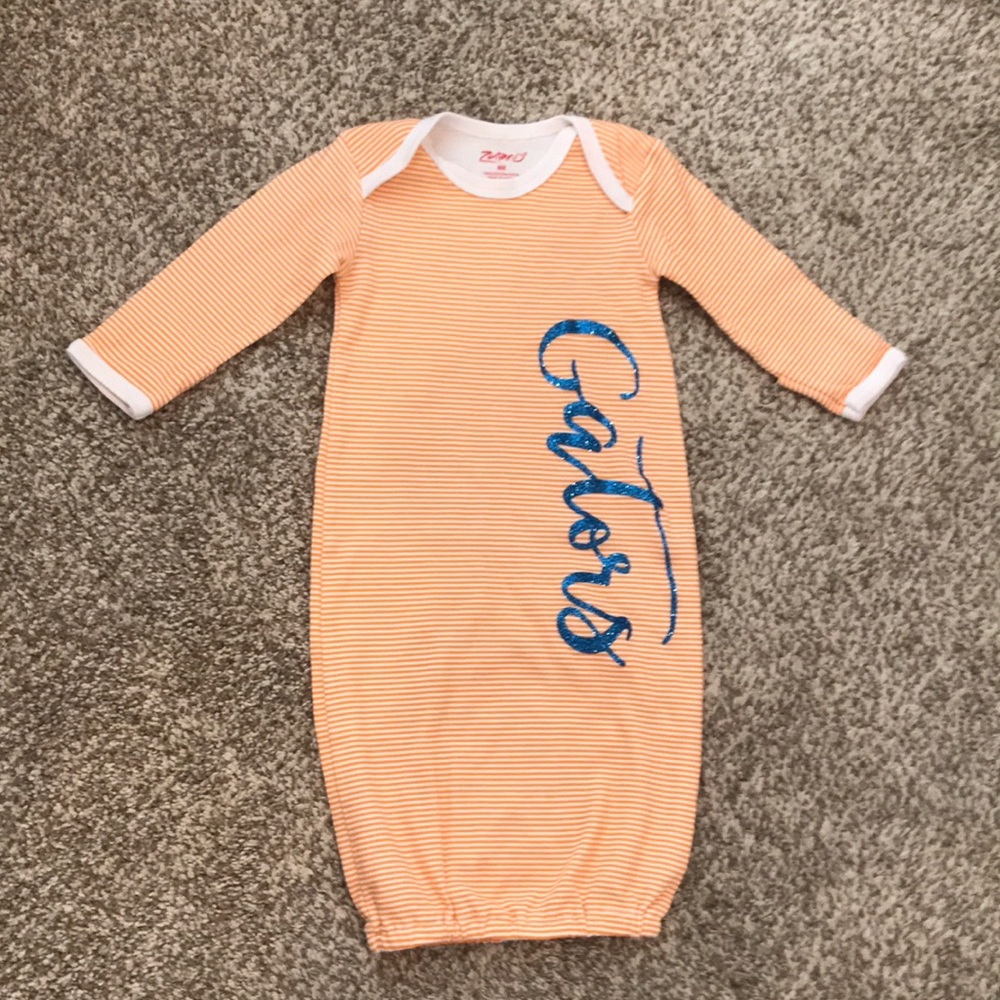 FLORIDA GATORS GOWN🐊🏈 size 6 month